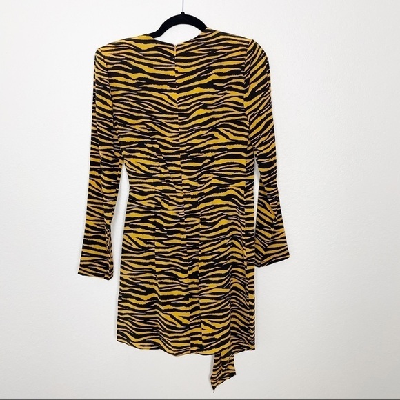 A.L.C. Jensen Tiger Print Silk Long Sleeve V-Neck Mini Dress Yellow Black Party - Picture 3 of 6